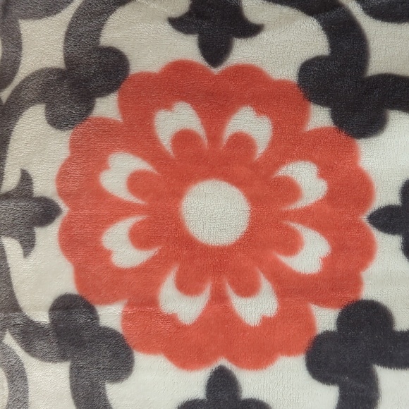 Soft Plush Cozy Blanket Throw 49.5" x 67" White Gray Coral - Picture 3 of 8